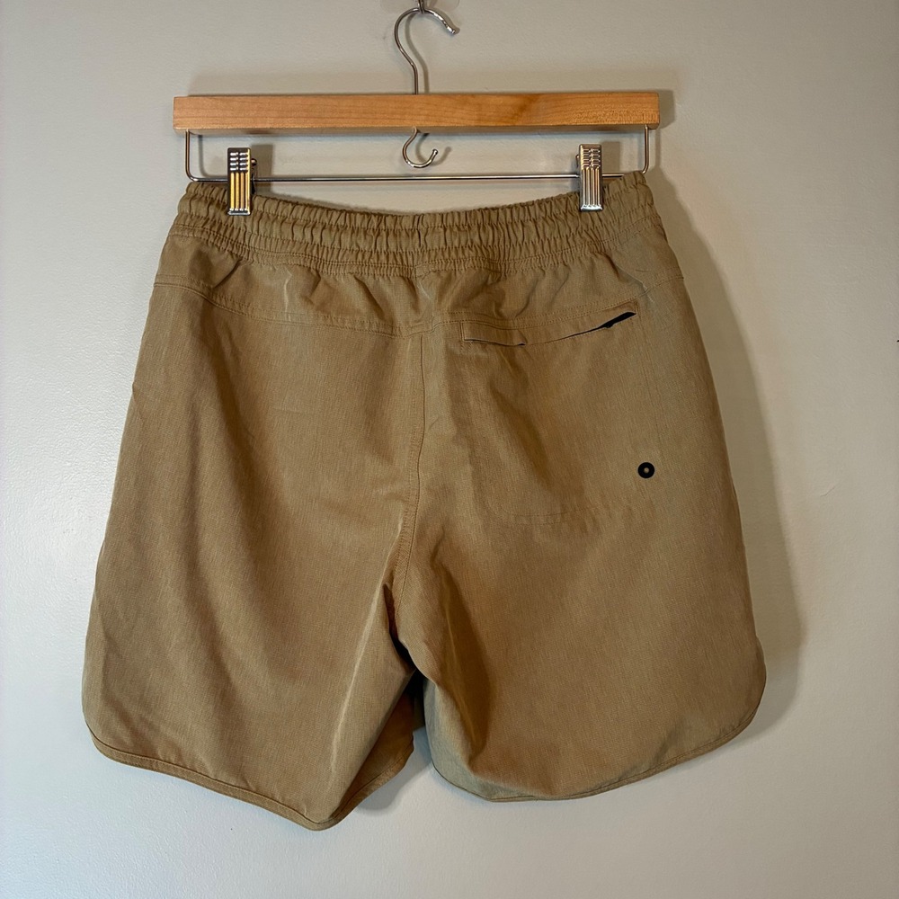 Old Navy Active‎ StretchTech Shorts Mens Small Khaki Tan 7" Inseam Go-Dry Shade - Picture 2 of 6